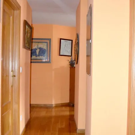 Calle Real Apartment *